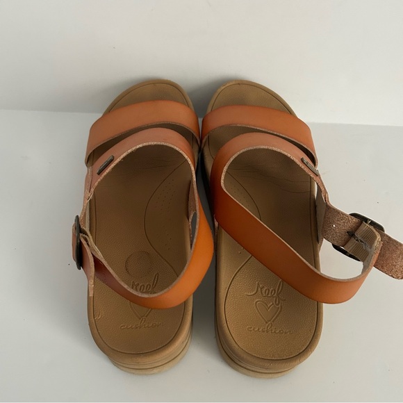 Reef Horizon Hi Buckle Sandals | Size 8 - Picture 5 of 7